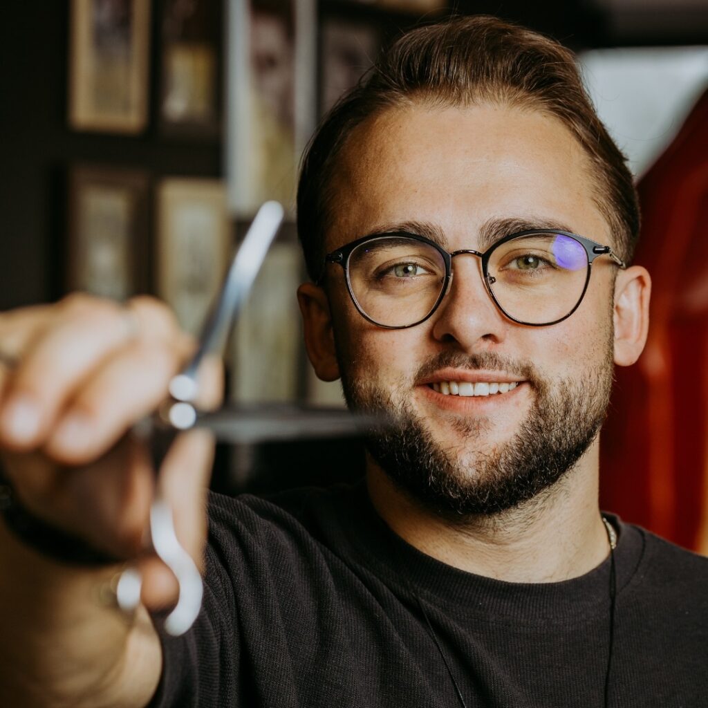 Barber Artur Niemiec